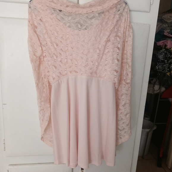 Beautiful Dress - Picture 7 of 9